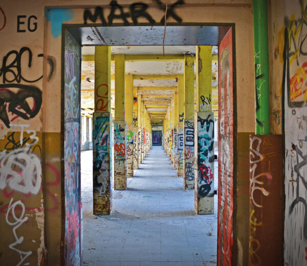 Szklana płyta ochronna na kuchenkę - budynek,graffiti