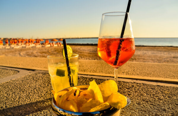 Szklana płyta ochronna na kuchenkę - plaża,drink