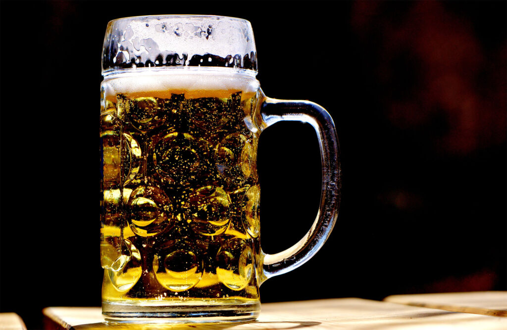 Szklana płyta ochronna na kuchenkę - piwo