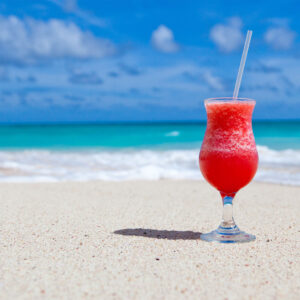 Szklana płyta ochronna na kuchenkę - plaża,drink